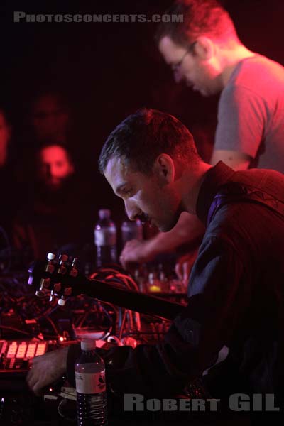 WALLS - 2011-11-15 - PARIS - La Chaufferie (du Moulin Rouge) - 